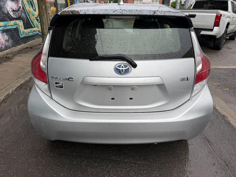 toyota Prius c 2017 - 4