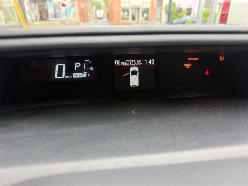 toyota Prius c 2017 - 9