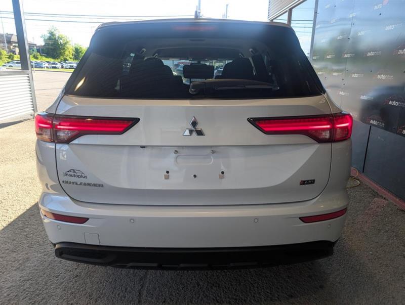 mitsubishi Outlander 2023 - 9