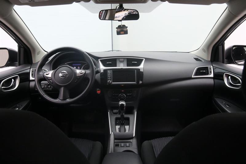 nissan Sentra 2019 - 10