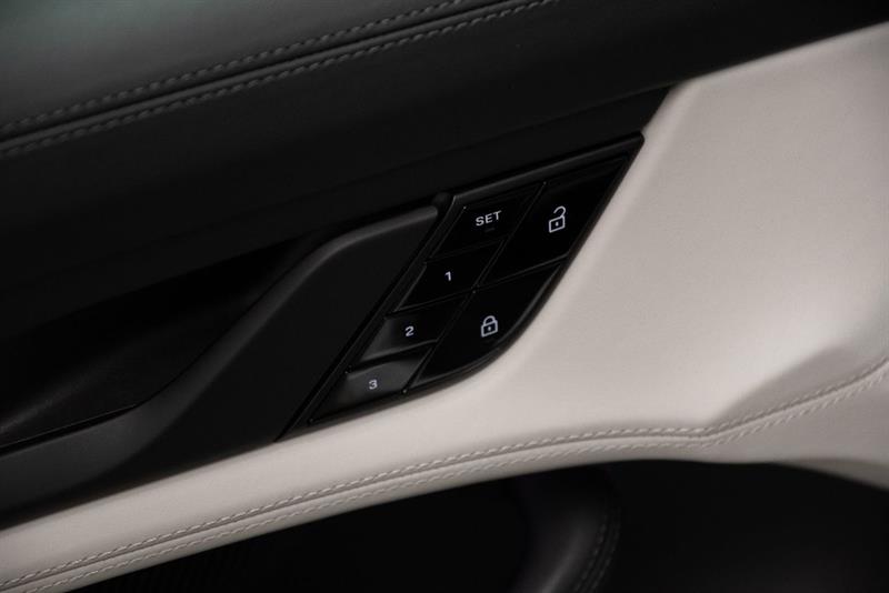 porsche Taycan 2021 - 11