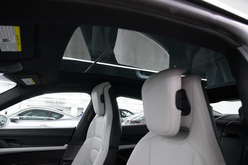 porsche Taycan 2021 - 16