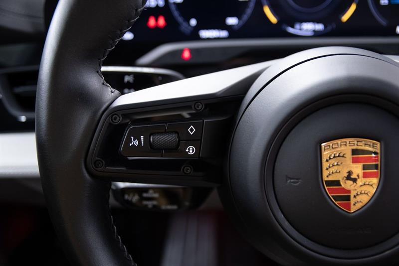 porsche Taycan 2021 - 18