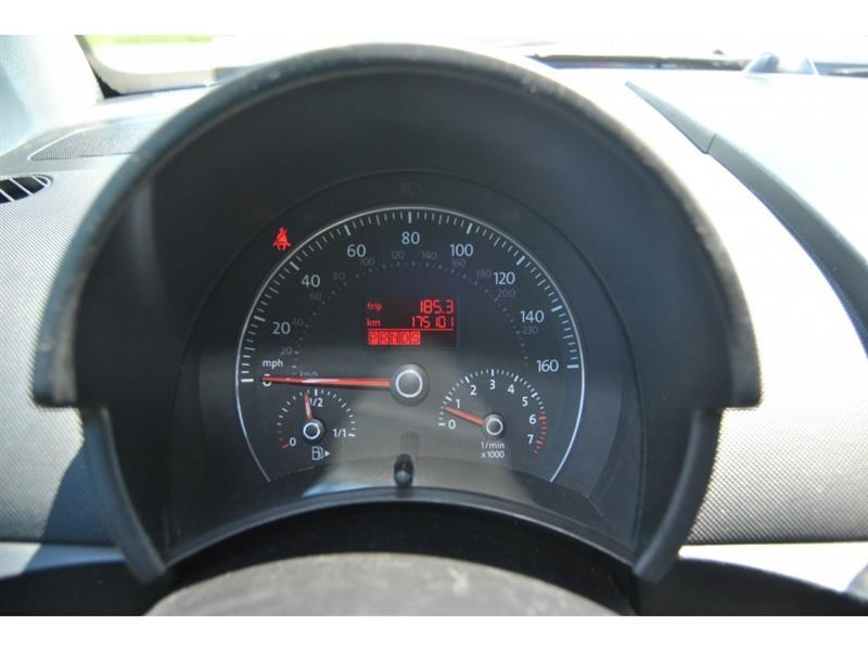 2007 Volkswagen Beetle - Image 22