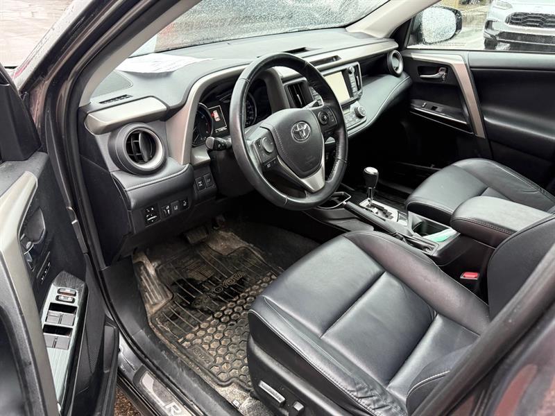 2016 Toyota RAV4 - Image 10