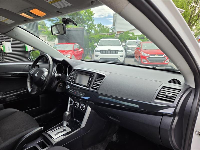 mitsubishi Lancer 2017 - 10