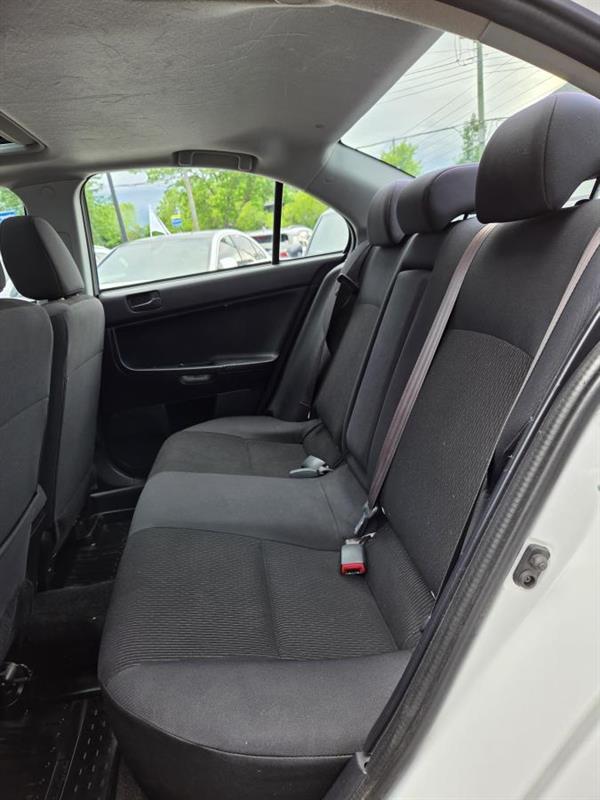 mitsubishi Lancer 2017 - 13