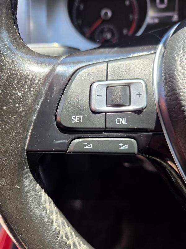 2017 Volkswagen Golf - Image 18