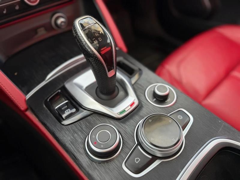 alfa romeo Stelvio 2020 - 19