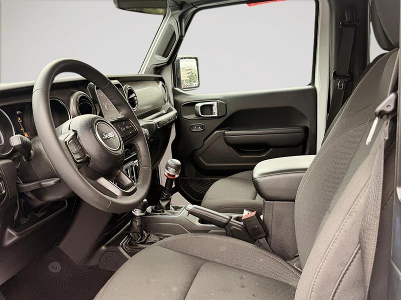 jeep Wrangler 2023 - 13