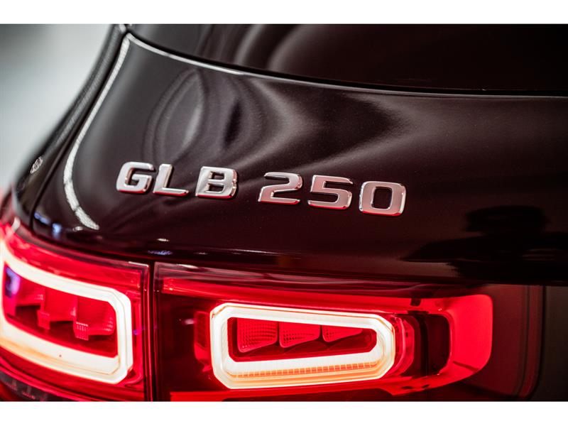 mercedes-benz GLB250 2023 - 8