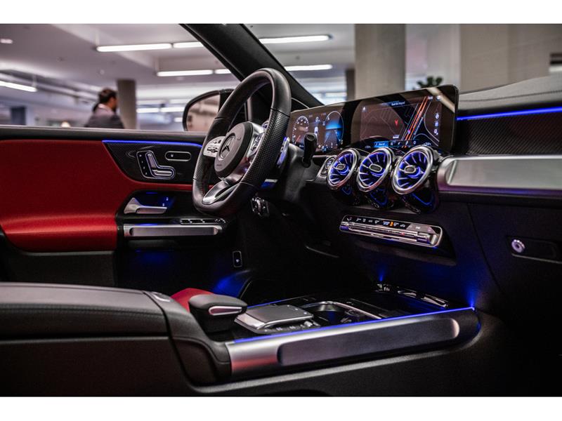 mercedes-benz GLB250 2023 - 30
