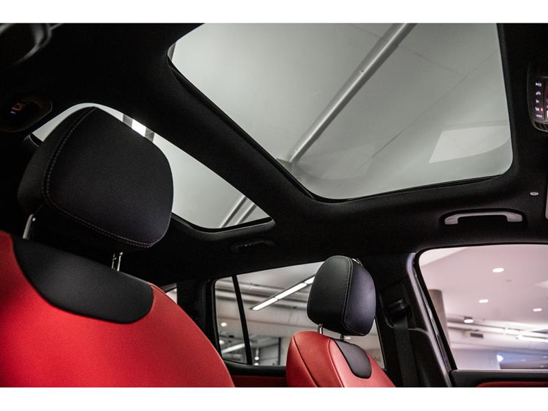 mercedes-benz GLB250 2023 - 32