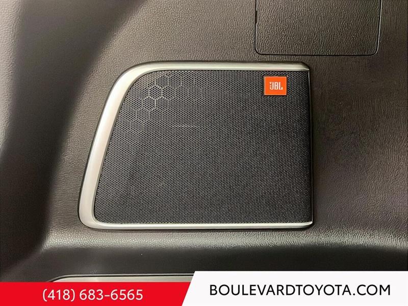 toyota Venza 2023 - 12