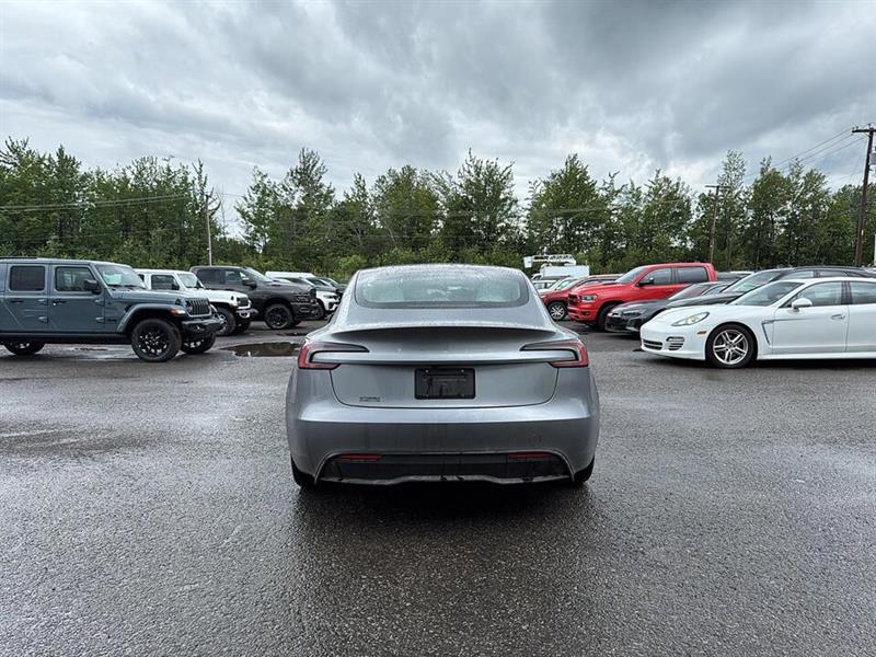tesla Model 3 2024 - 6