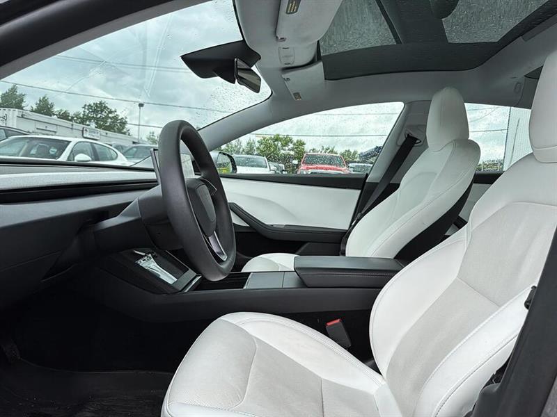 tesla Model 3 2024 - 12