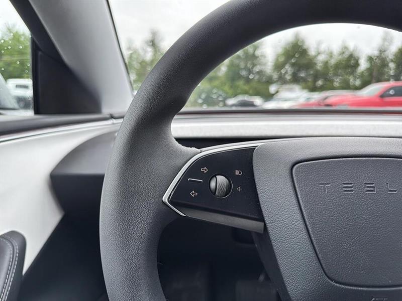 tesla Model 3 2024 - 27