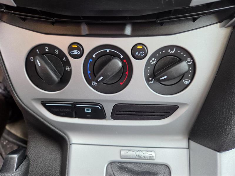 ford Focus 2013 - 23