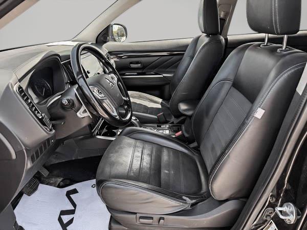 mitsubishi Outlander rechargeable 2018 - 13