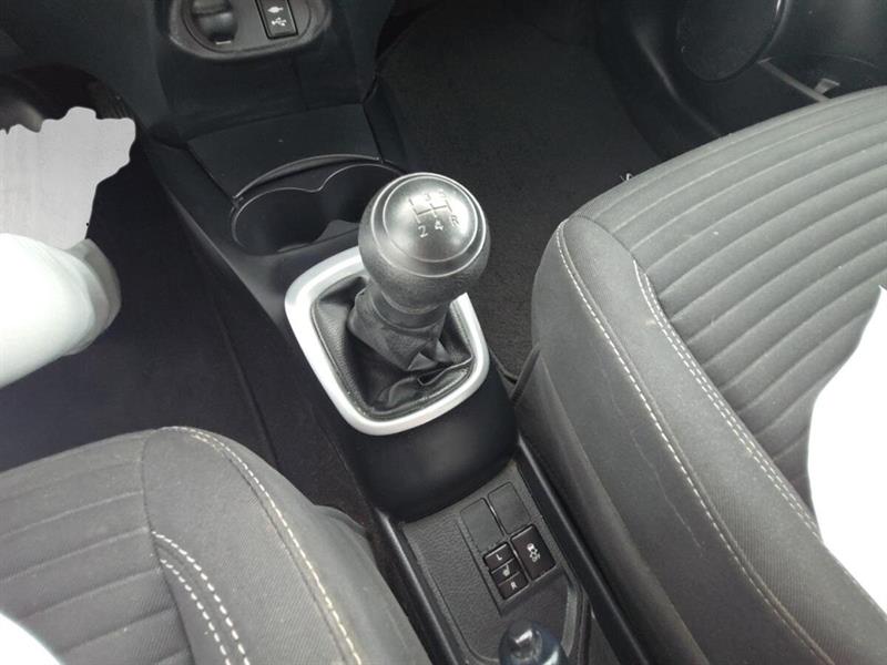 toyota Yaris Hatchback 2018 - 12