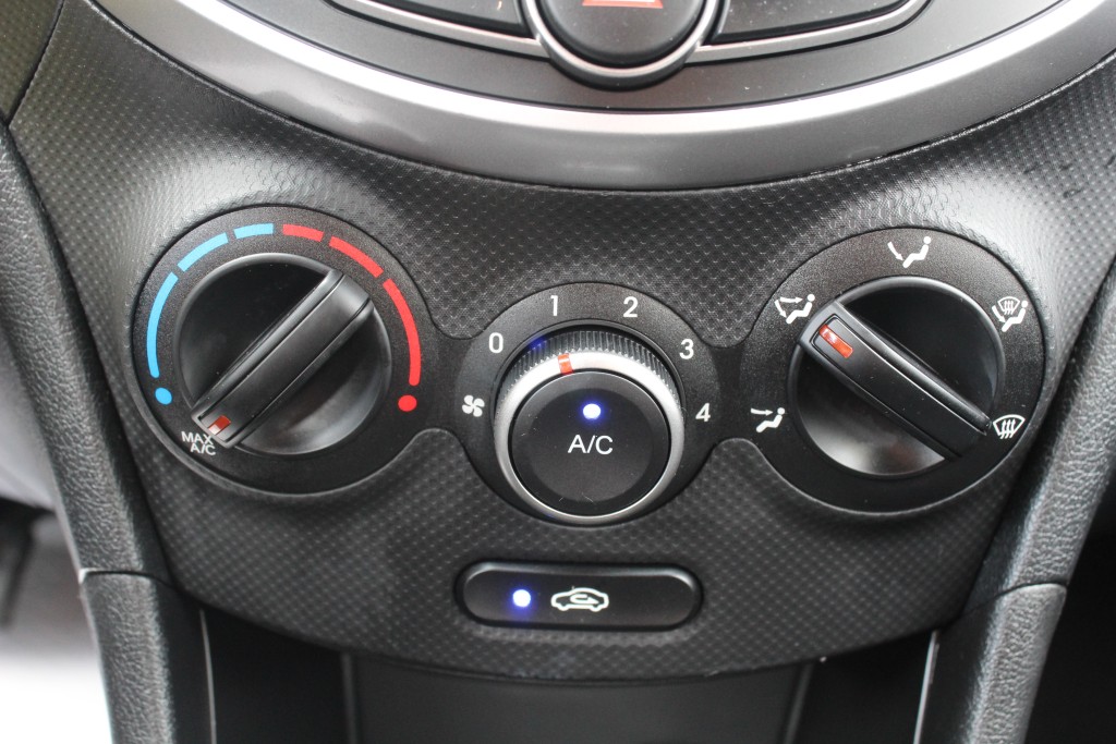 hyundai Accent 2016 - 18