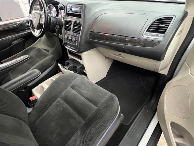 dodge Grand Caravan 2016 - 25