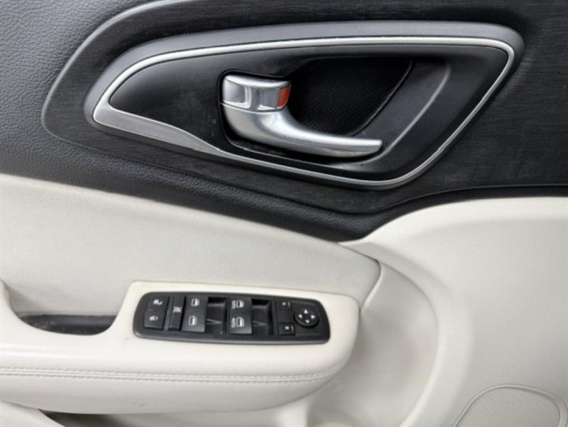 chrysler 200 2015 - 21