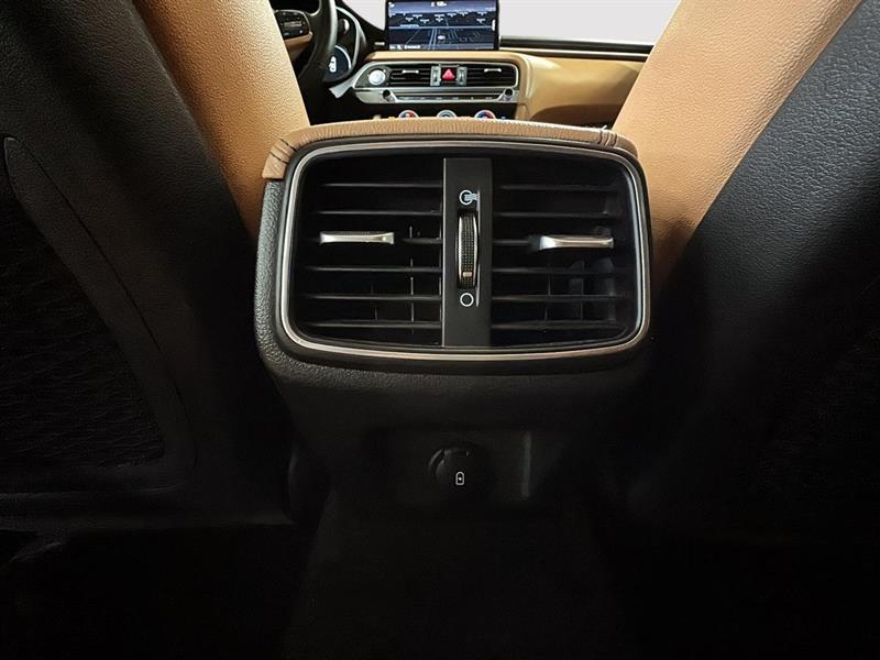 genesis G70 2022 - 40