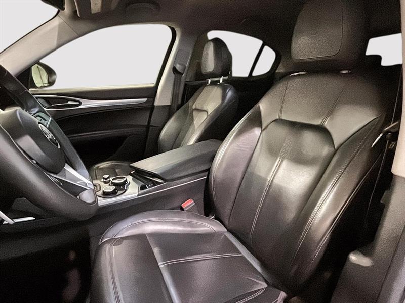 alfa romeo Stelvio 2018 - 21