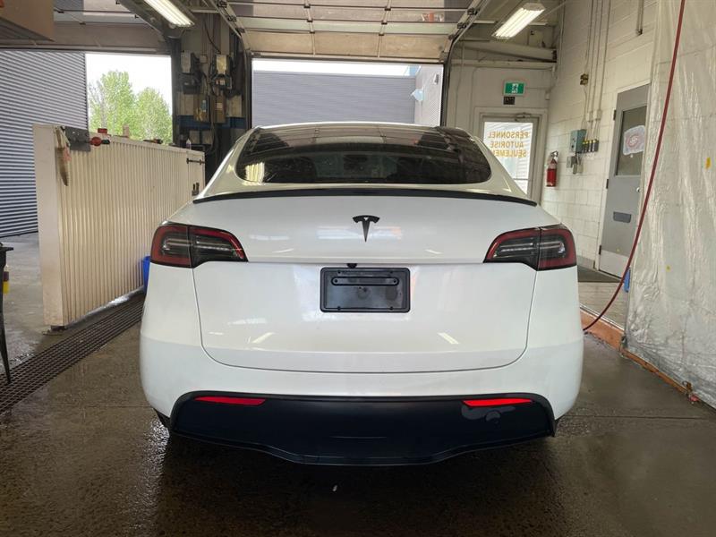 tesla Model Y 2024 - 8