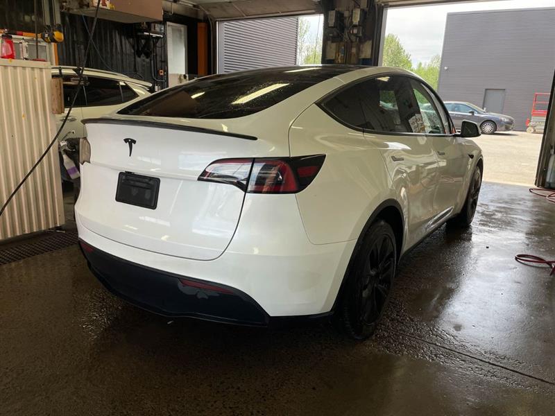 tesla Model Y 2024 - 9