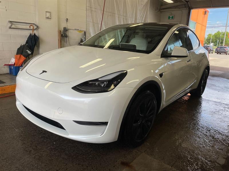 tesla Model Y 2024