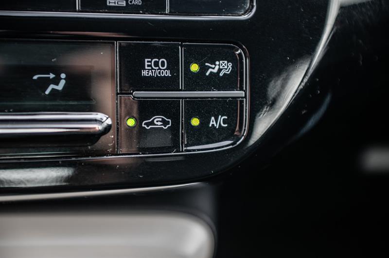 toyota Prius 2017 - 21