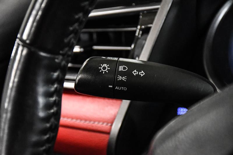 toyota Camry Hybrid 2022 - 25