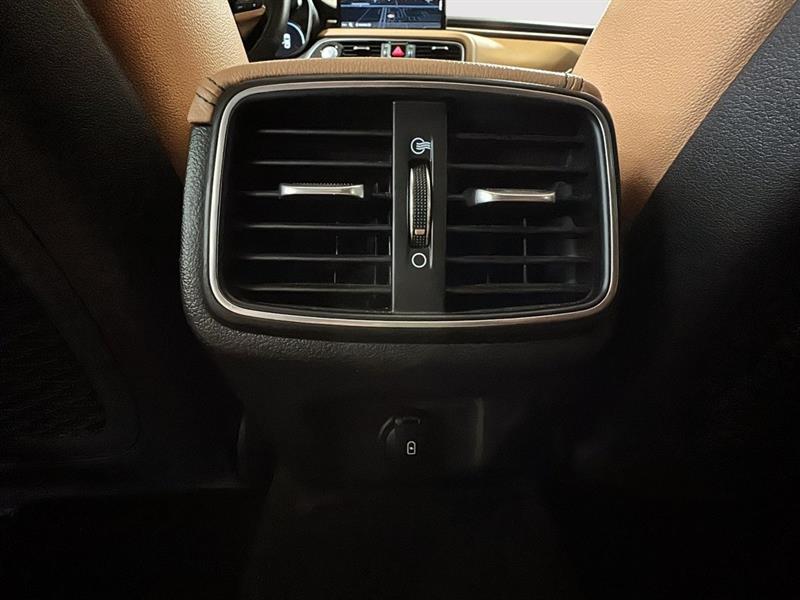 genesis G70 2022 - 41