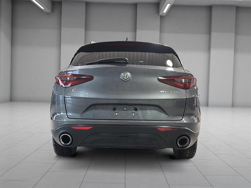 alfa romeo Stelvio 2018 - 11