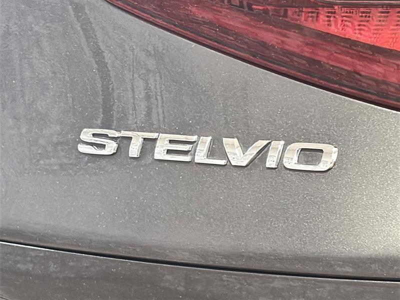 alfa romeo Stelvio 2018 - 15