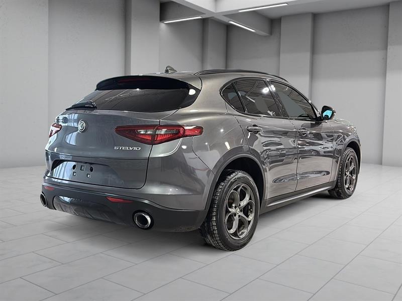 alfa romeo Stelvio 2018 - 16