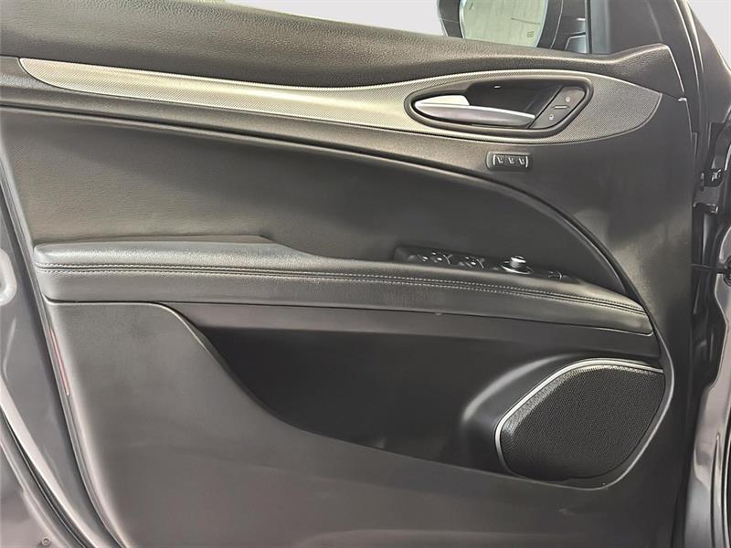 alfa romeo Stelvio 2018 - 20