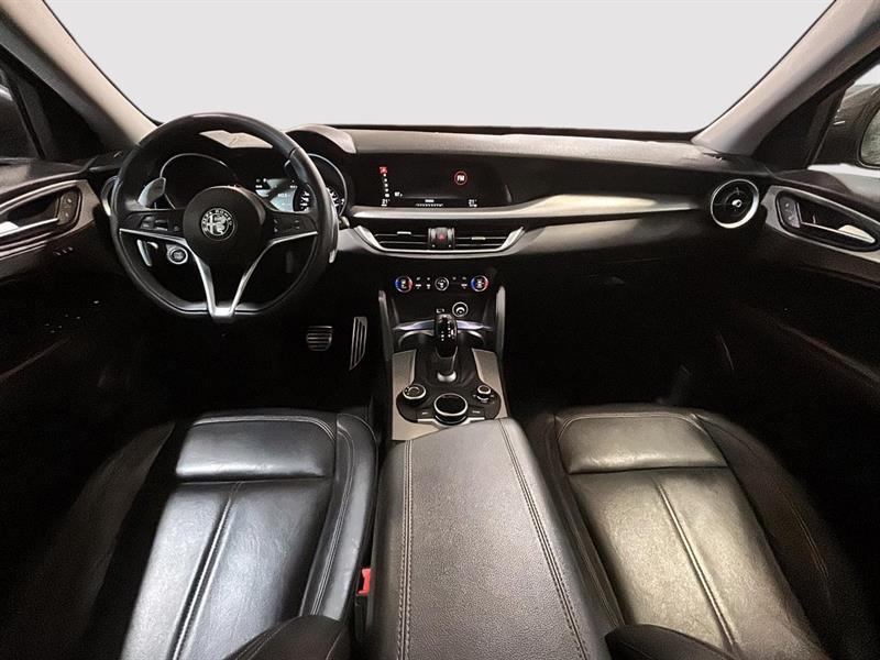 alfa romeo Stelvio 2018 - 24