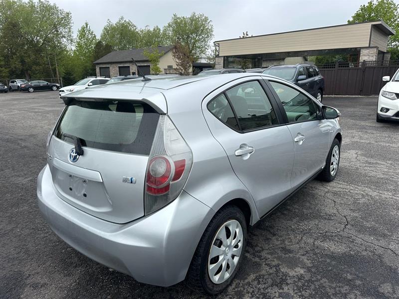 toyota Prius c 2012 - 4