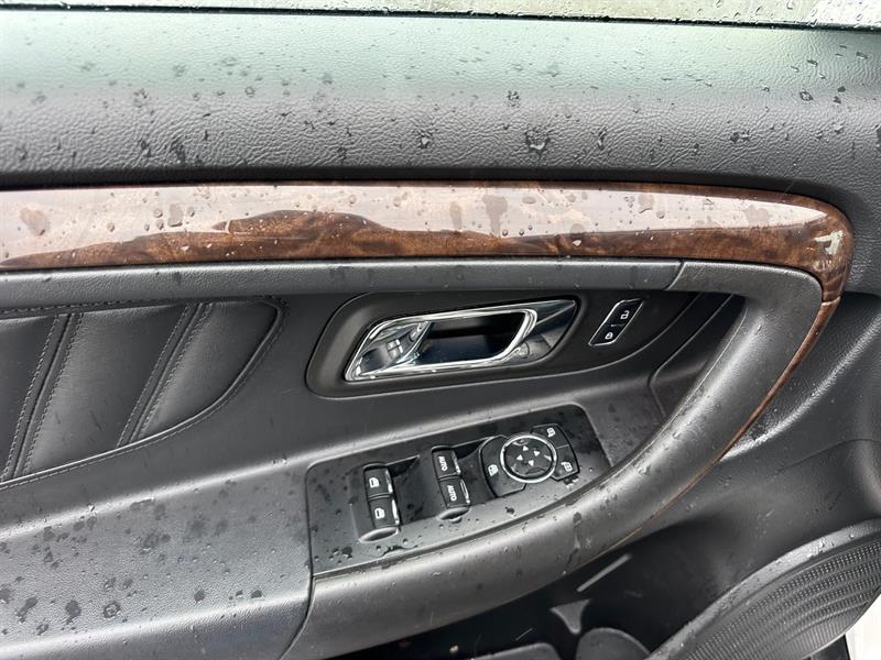 ford Taurus 2015 - 12