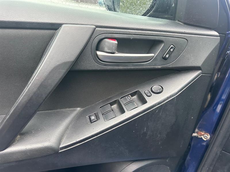mazda Mazda3 2012 - 10
