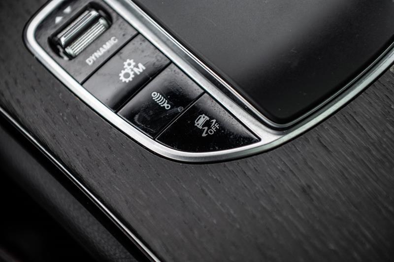 mercedes-benz GLC43 AMG 2022 - 36