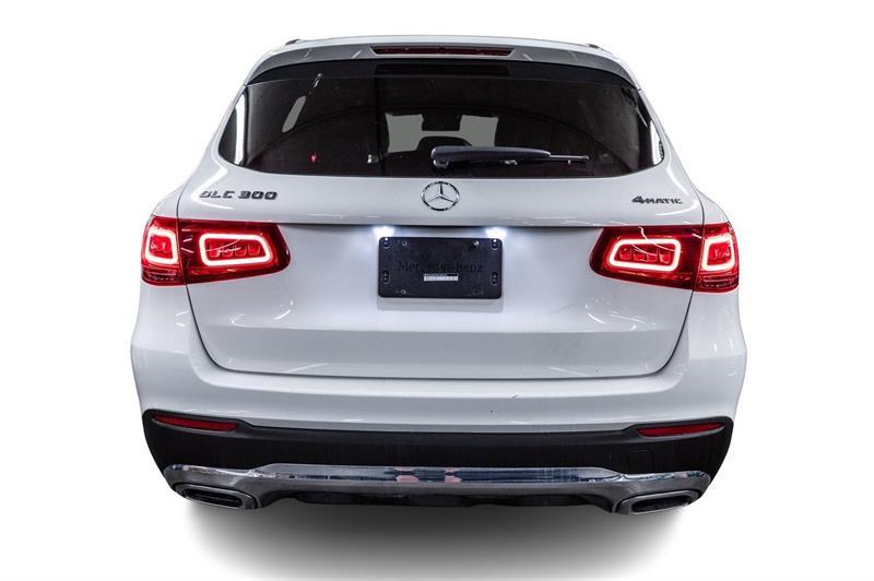 mercedes-benz GLC300 2022 - 8