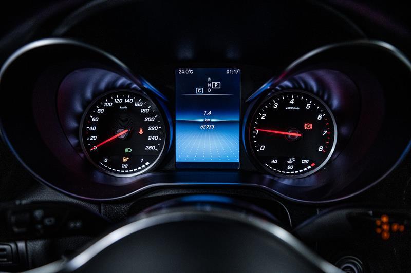 mercedes-benz GLC300 2022 - 25