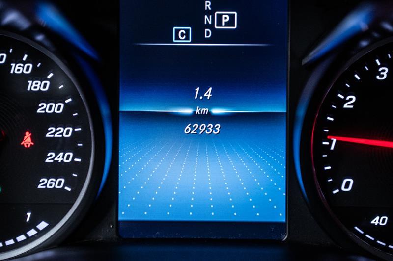 mercedes-benz GLC300 2022 - 26