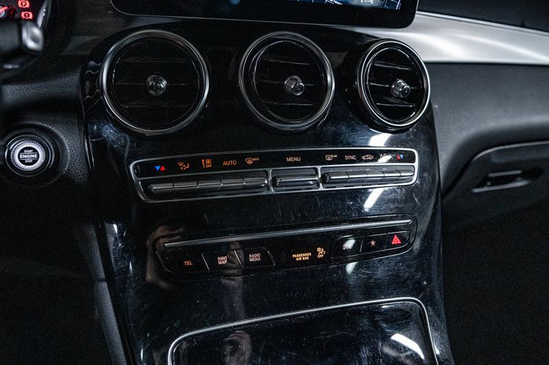 mercedes-benz GLC300 2022 - 30