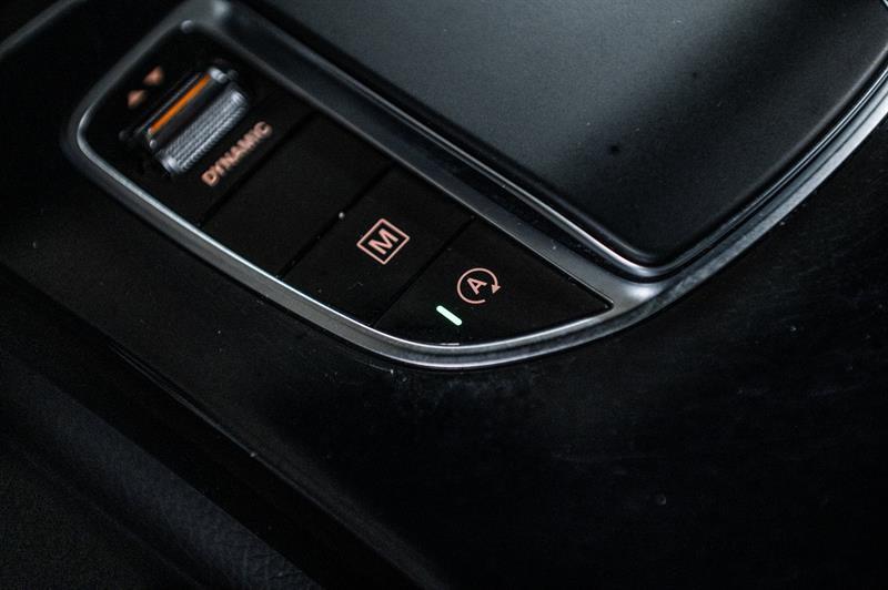 mercedes-benz GLC300 2022 - 33