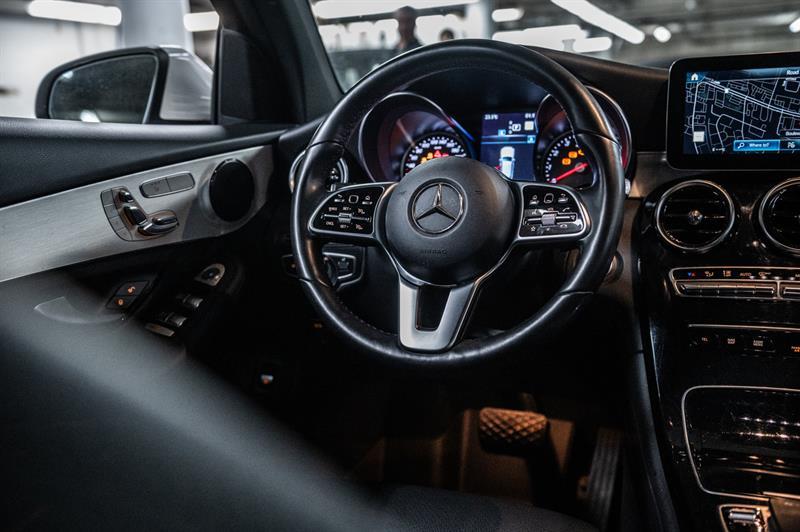mercedes-benz GLC300 2022 - 37